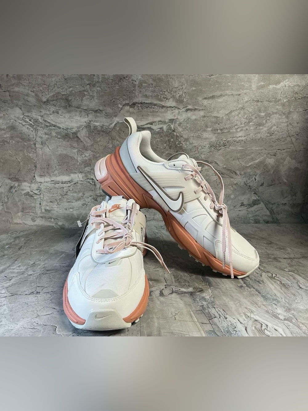Nike  Sneaker - Picture 3 of 6